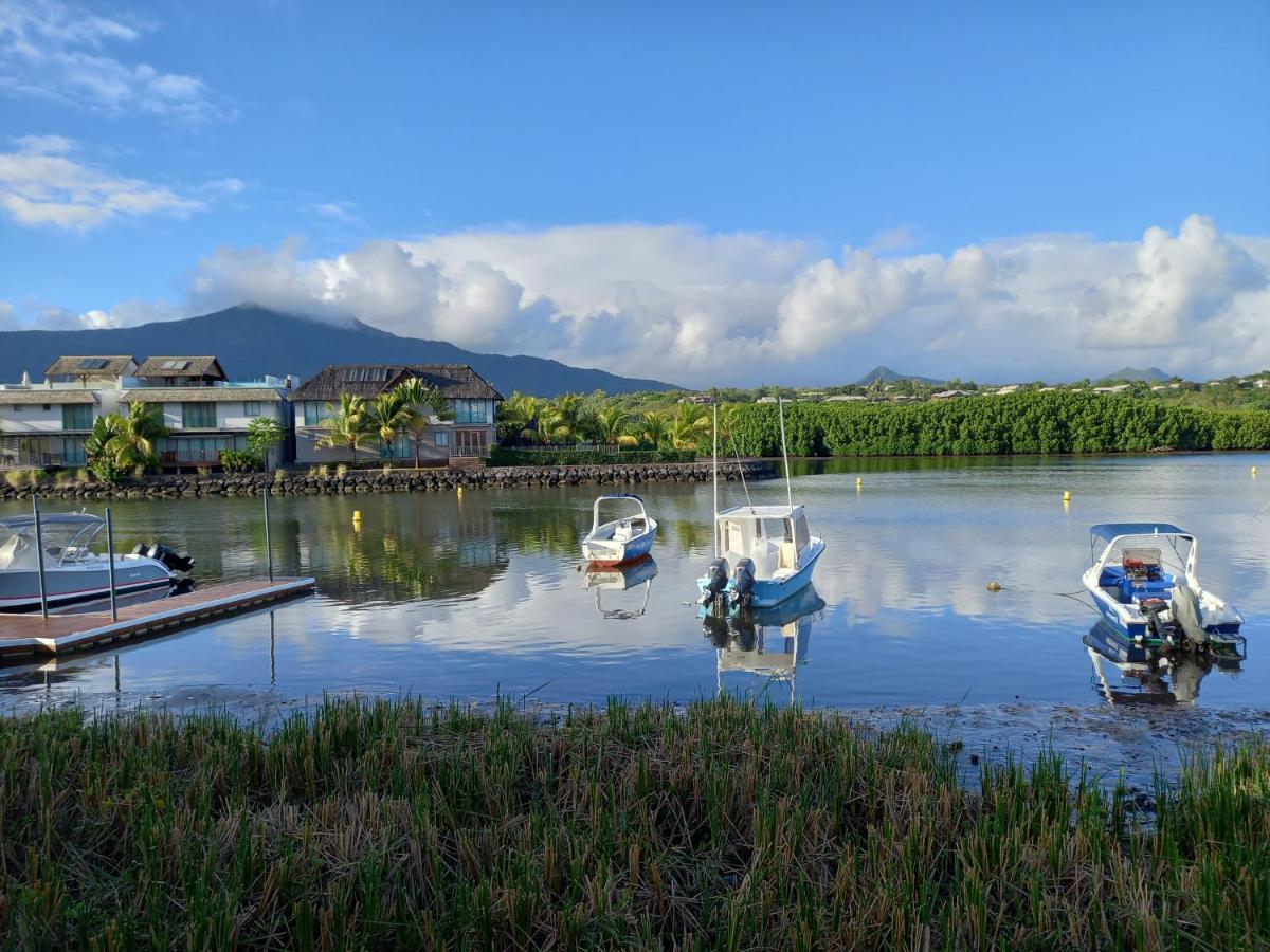 Studio 2 The Waterclub 黑河区 外观 照片